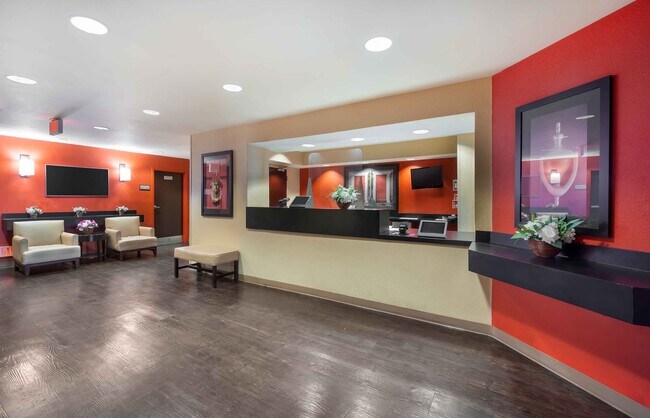 Furnished Studio-Tacoma - South