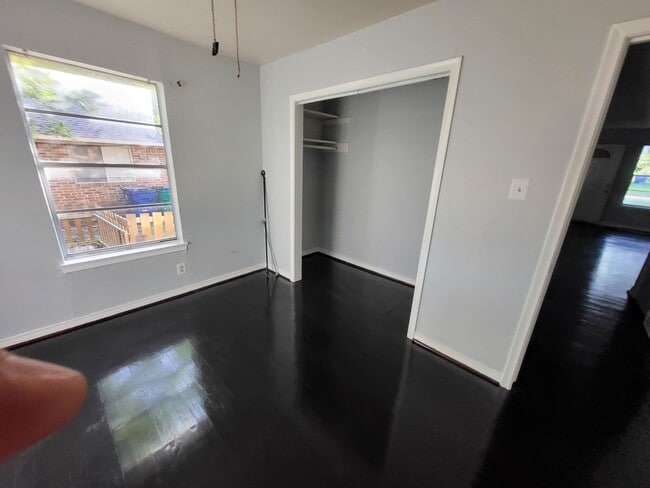 Photo - 510 Cynisca St