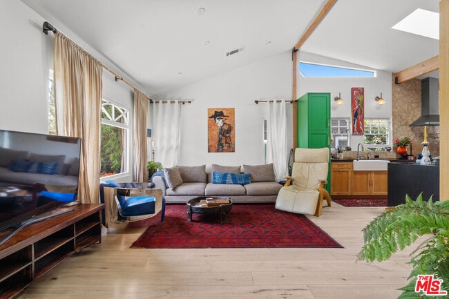 Photo - 2627 S Bedford St