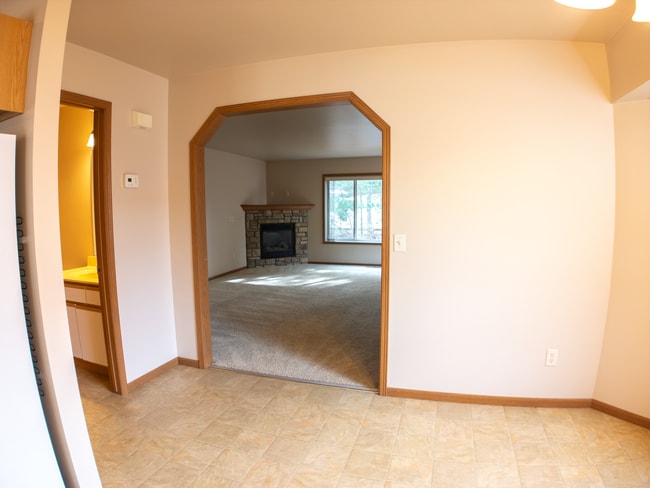 Photo - 2 Bedroom Apartment in Quiet Neighborhood!