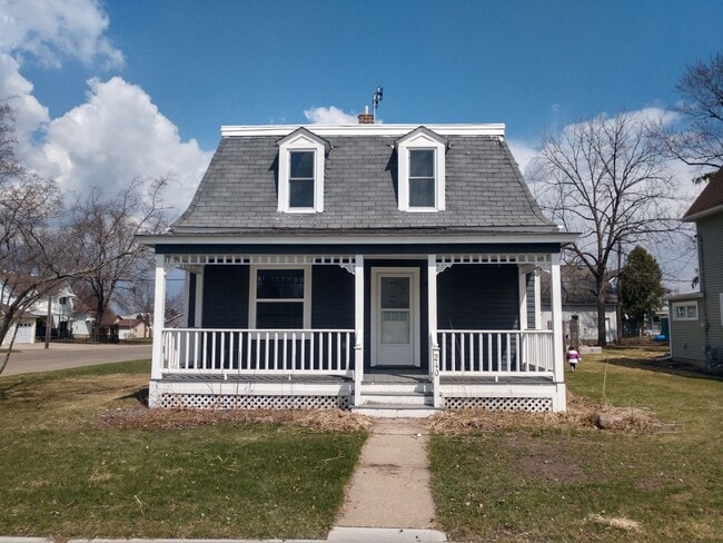 240 2nd Ave