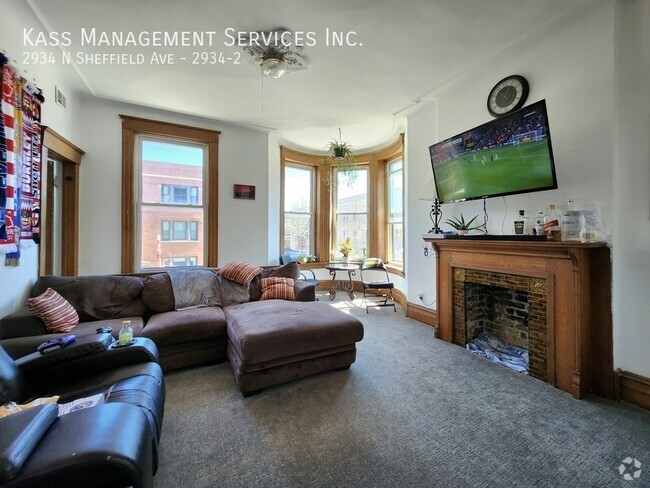 Building Photo - 2934 N Sheffield Ave Unit 2934-2 Rental