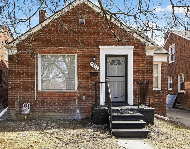 Building Photo - 8222 Roselawn St
