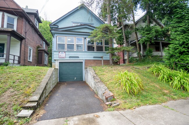 Photo - 328 Greenwood Pl