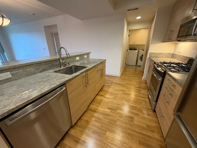 Photo - LUXURY 2 BEDROOM CONDO IN DOWNTOWN WALNUT ... Unidad 158