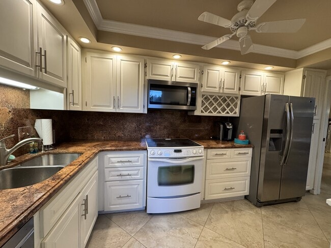 Updated Kitchen - 14 Turtle Creek Dr Unit Bldg14B
