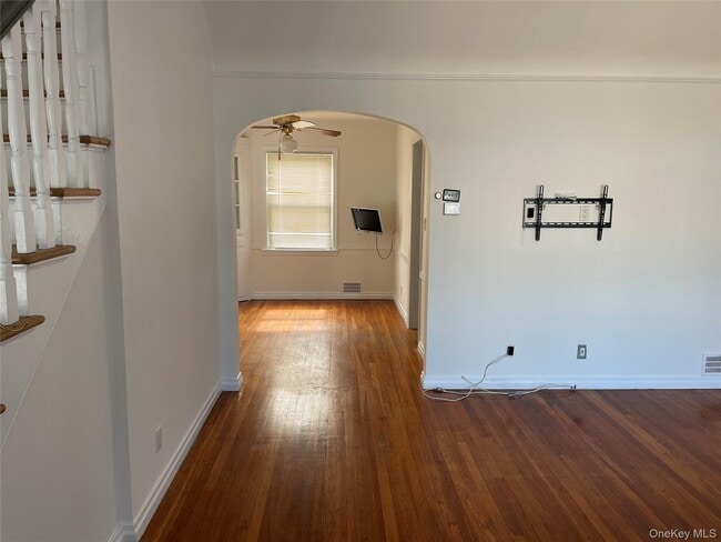 Photo - 8 Cameron Ln