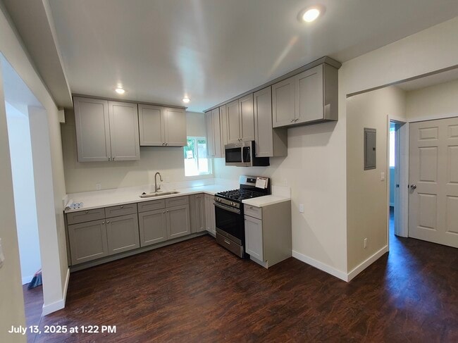 Building Photo - 3319 Roseview Ave Unit 3/4 Rental