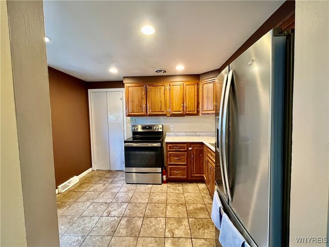 Photo - 283 Bannard Ave