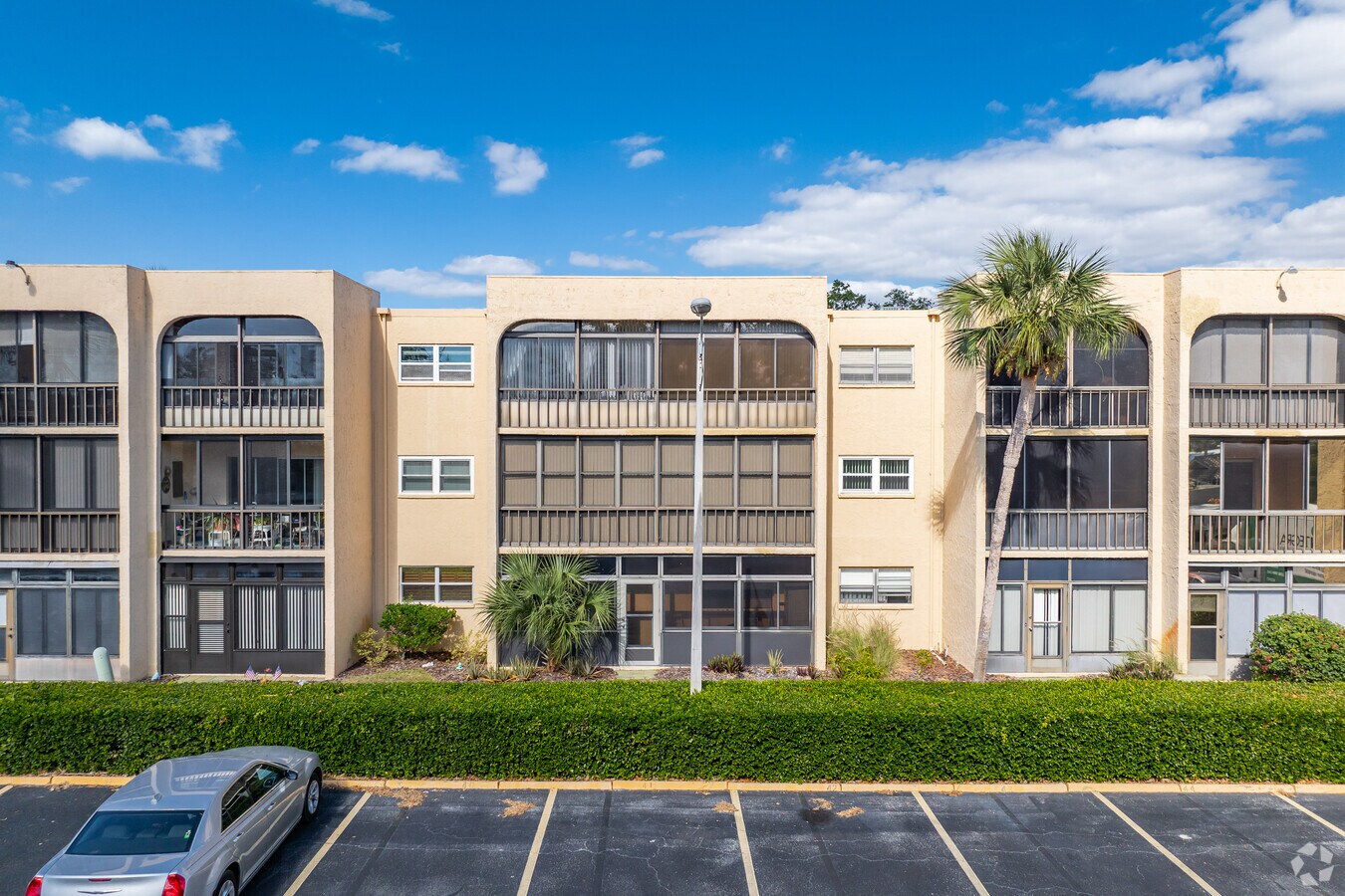 11485 Oakhurst Rd Largo, FL - Waters Edge