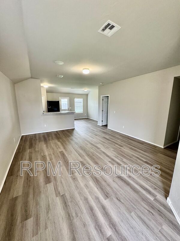 Photo - 1820 Hayes Ln