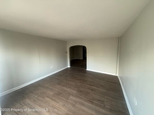 Photo - 225 N Bromley Ave Apartamento