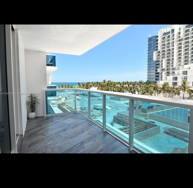 Photo - 2301 Collins Ave Unidad 402 Rental
