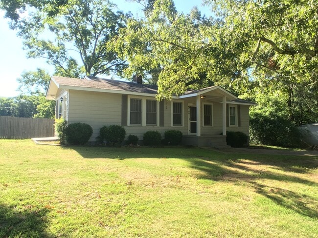 Photo - 1705 23rd Ave E