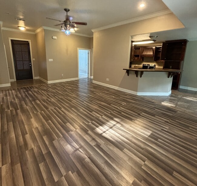 Photo - 503 Woodland Pkwy