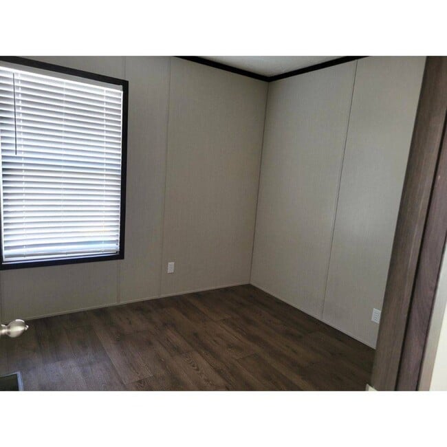 Photo - 300 W Albert St