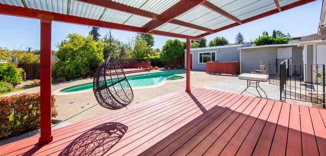 Photo - 330 Beverly Ave