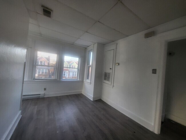 Photo - West End 1 Bedroom