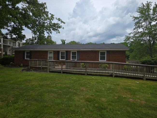 Building Photo - 3 Bedroom / 2 Bath – Accessible Home in Algood