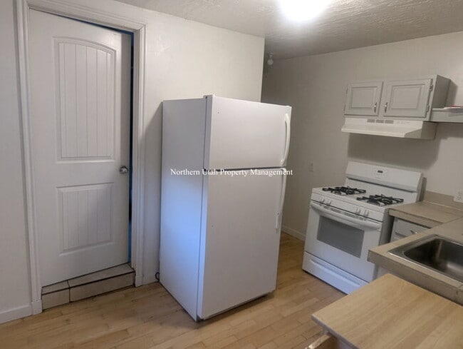 Photo - 1 bed 1 bath Unit 4