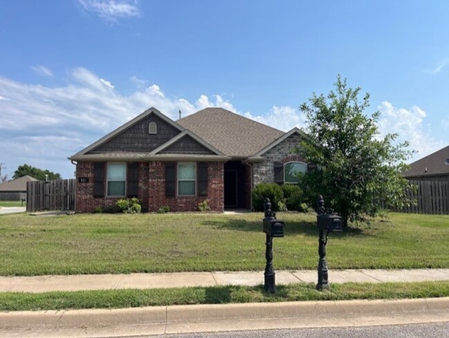 Building Photo - 3 bed 2 bath Centerton Rental