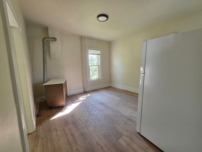 Photo - 124 S Lake St Unit Lower Rear