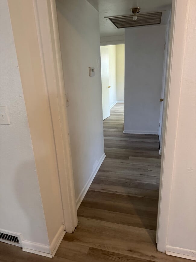 Photo - 4839 Rochdale Rd