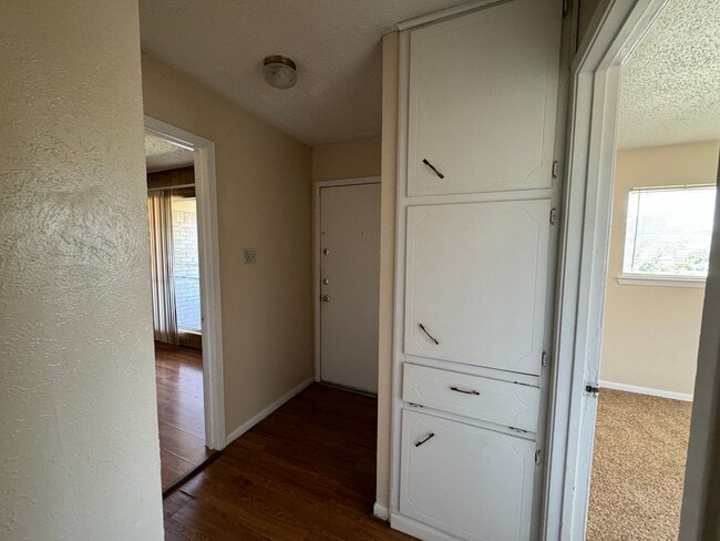 Photo - 1526 Leader Dr