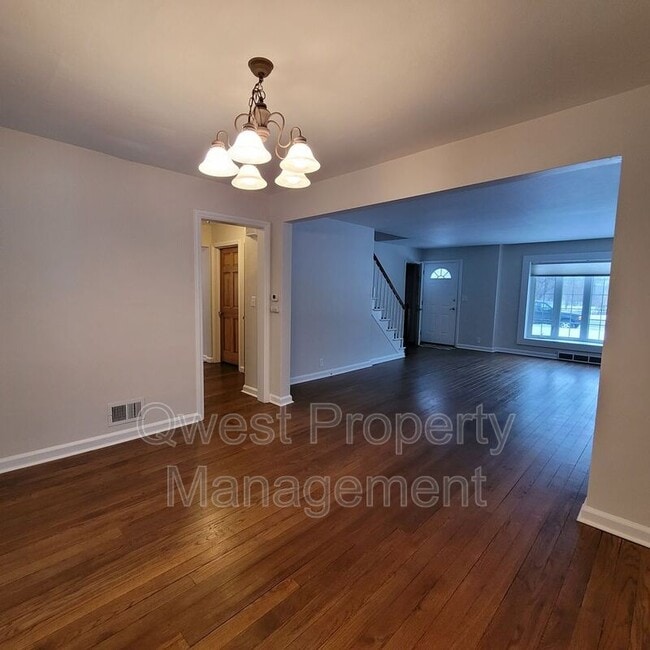 Photo - 2220 Monroe Ave NW