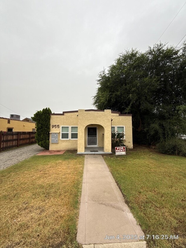 955 Colton - 955 Colton