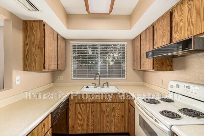 Photo - 743 W Fordham Dr