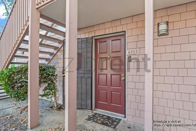Photo - 280 Easy St