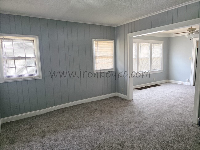 Photo - 2120 E 68th Terrace