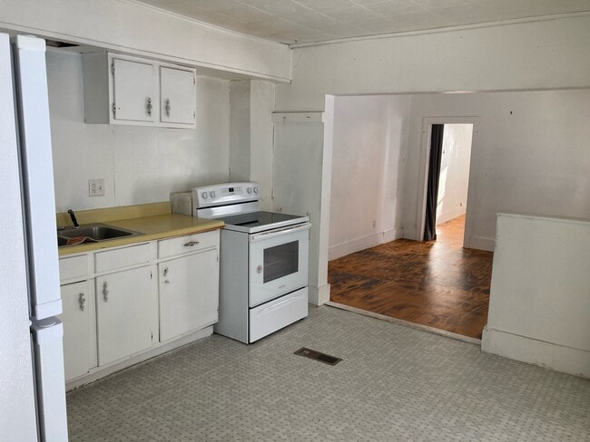 Photo - 146 1st St Unit #3