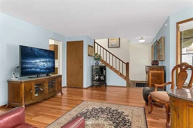 Photo - 2525 NE 95th St