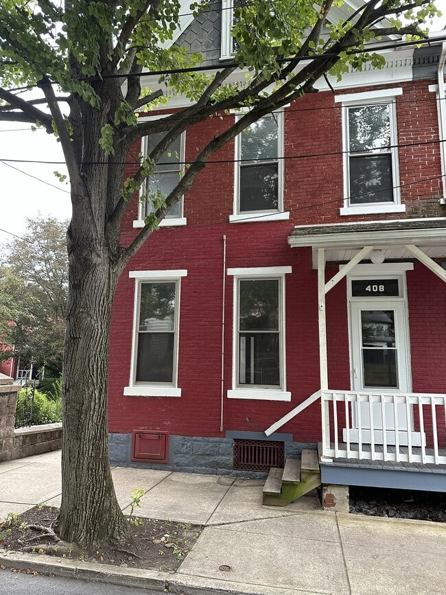 Photo - 408 Church St