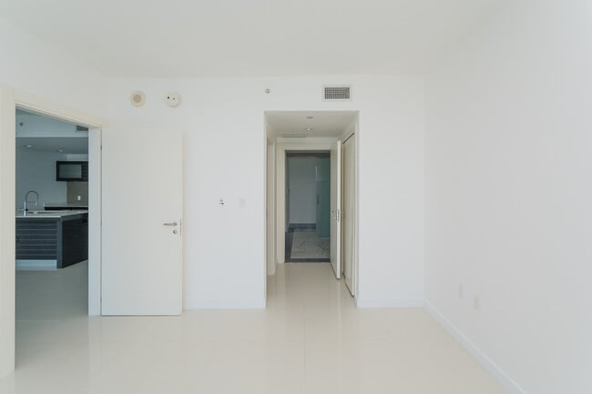 Photo - 200 S Biscayne Blvd