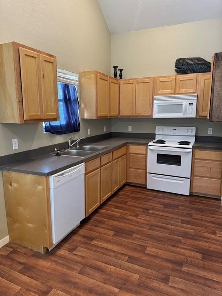 Photo - 419 W Concho St