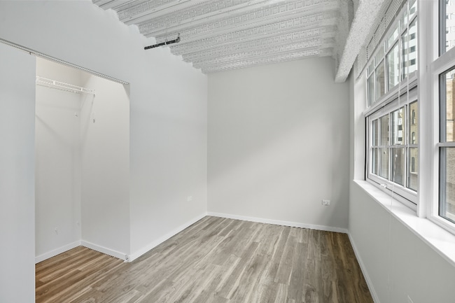 Photo - 55 E Lake St