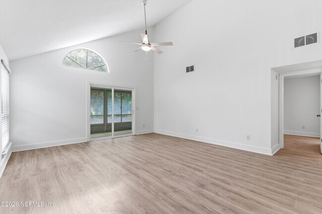 Photo - 325 Sunrise Cir