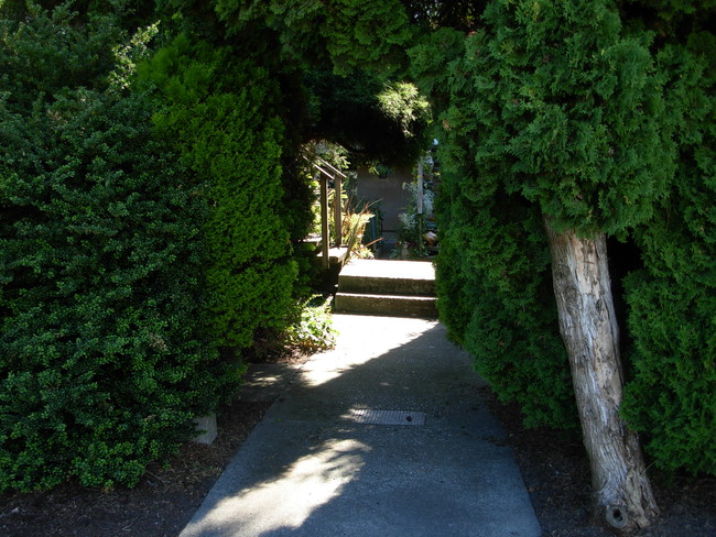 Entrance - 5446 Fauntleroy Way SW Apartments Unit 2