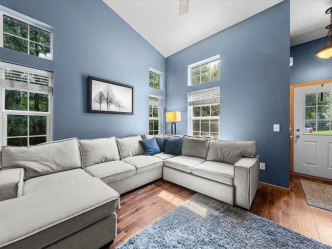 Photo - 158 Bridgewater Trl