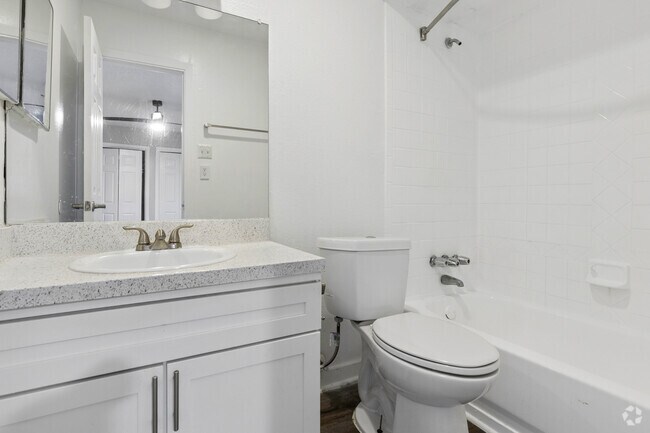 2BR, 2BA - 1,100SF - Primary Bathroom