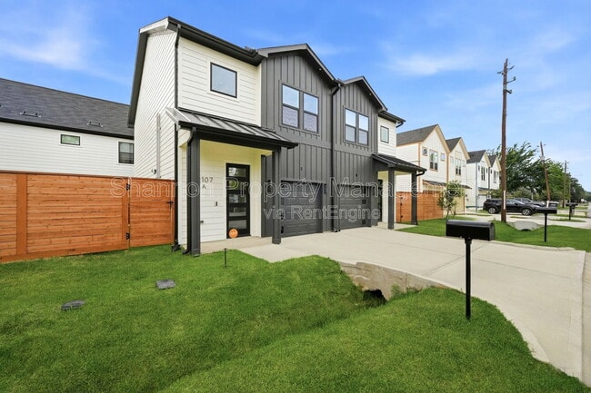 Photo - 2107 Esther Dr Unit A