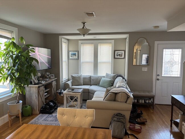 Photo - 269 Minot St Unidad 1