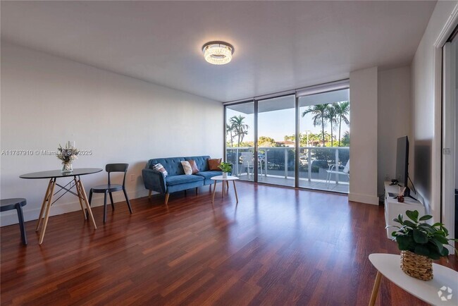 Building Photo - 3675 N Country Club Dr Unit 201 Rental