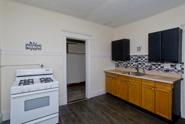 Photo - 228 Belmont Ave Unit 2R