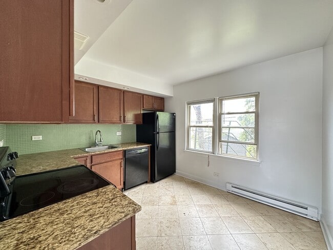 Photo - 7632.5 N Milwaukee Ave Unit B3