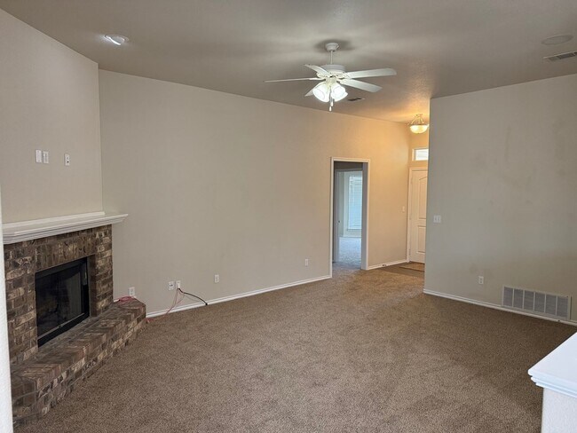 Photo - 660 Duke Ave