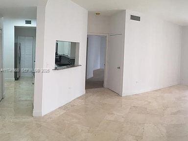 Photo - 888 Brickell Key Dr Unidad 600